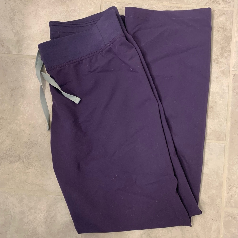 FIGS Purple Shadow Livingston Basic Scrub Pants XSP (petite)! Great condition.